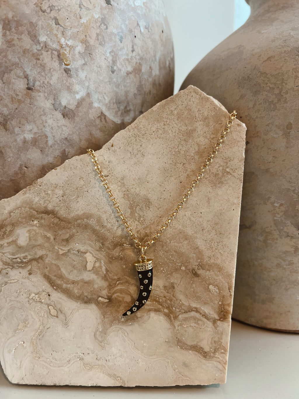 COLORFUL HORN NECKLACE