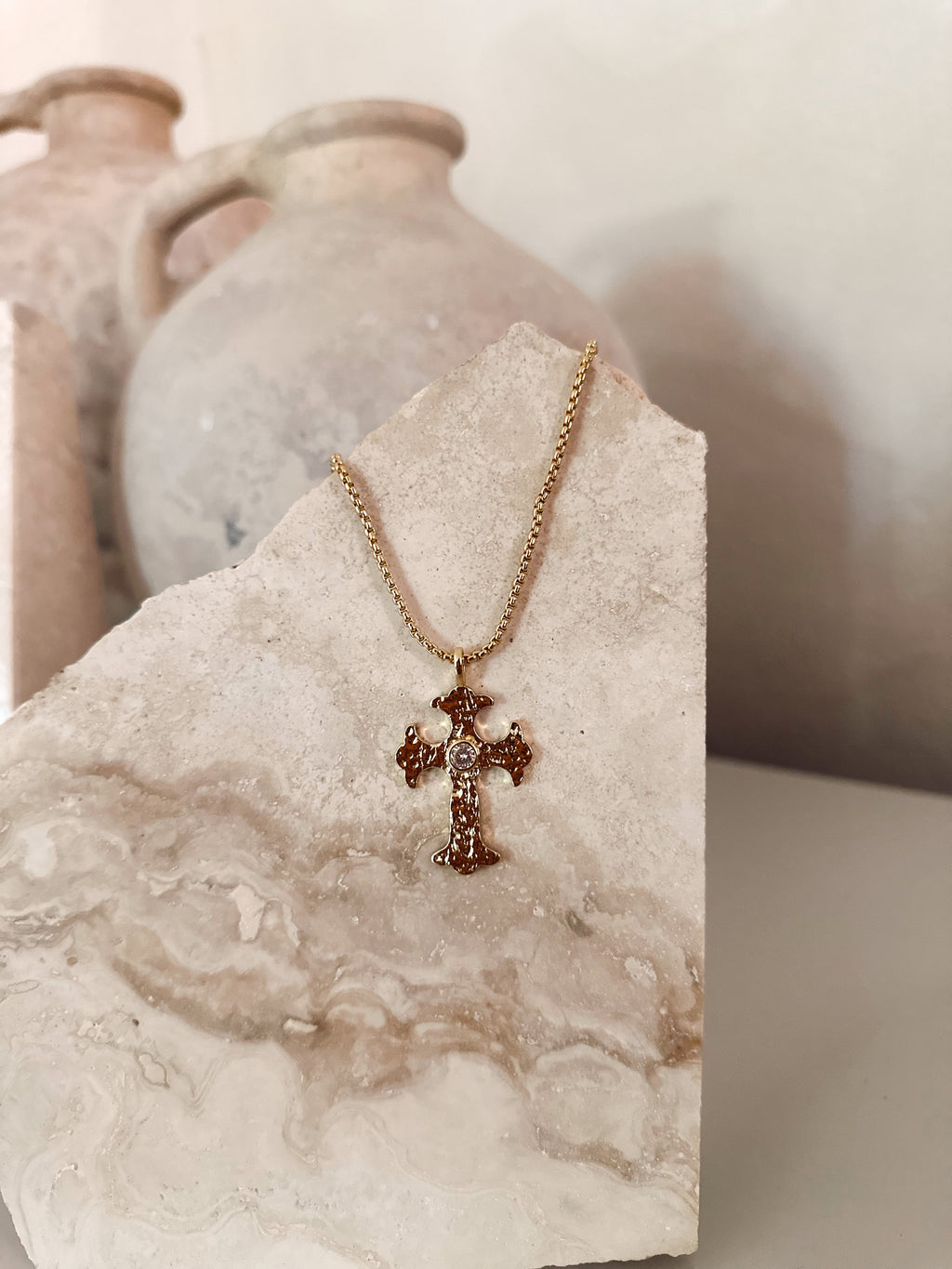 LA CRUZ NECKLACE