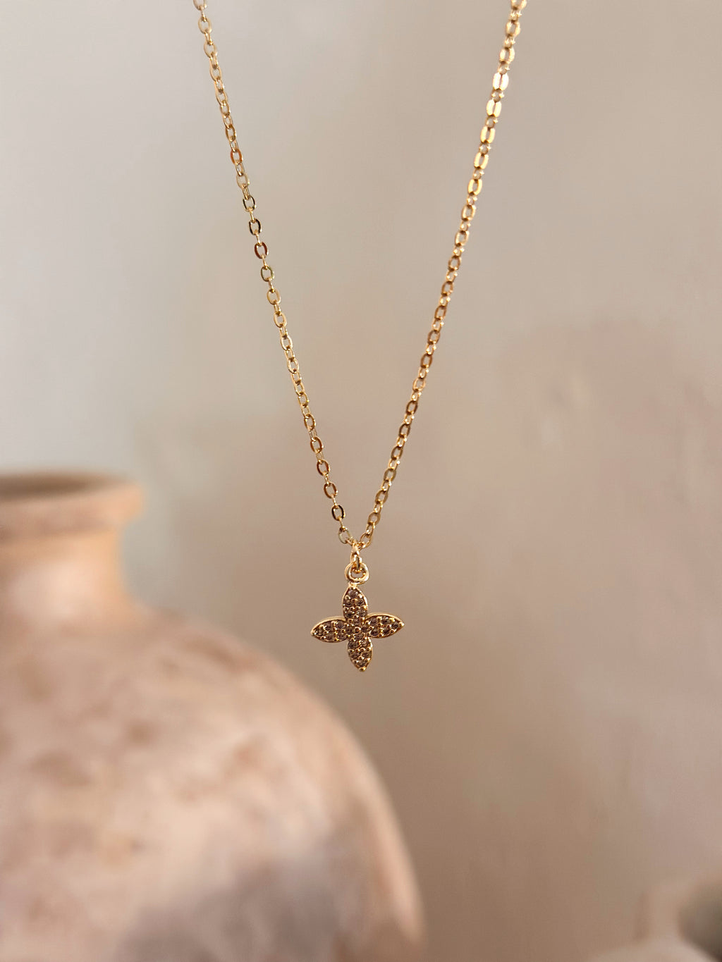 CLEEF DAINTY NECKLACE