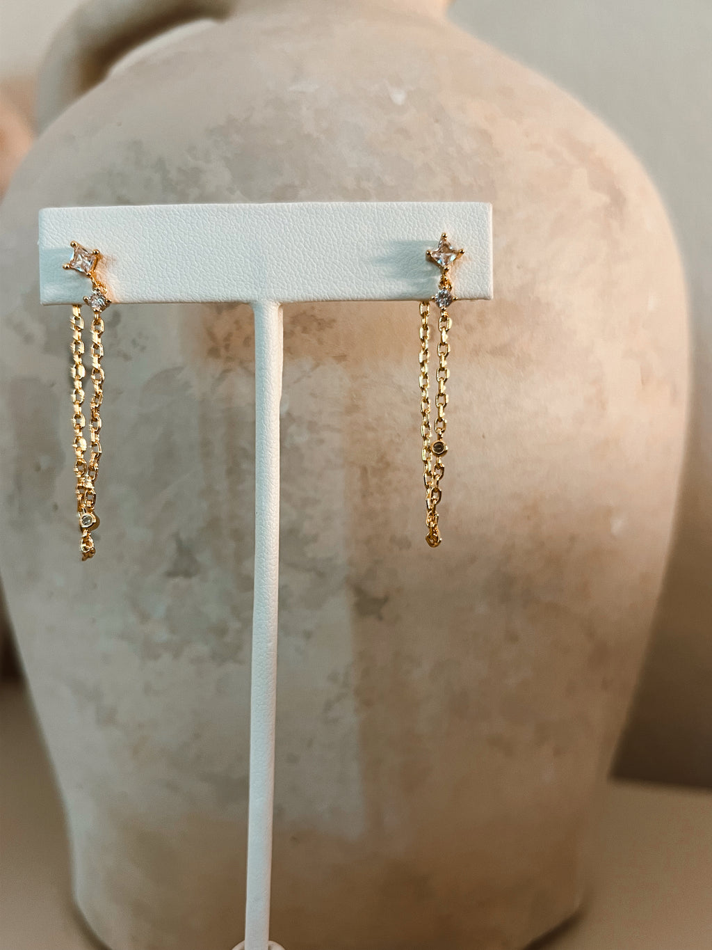 DANGLING CHAIN STUDS