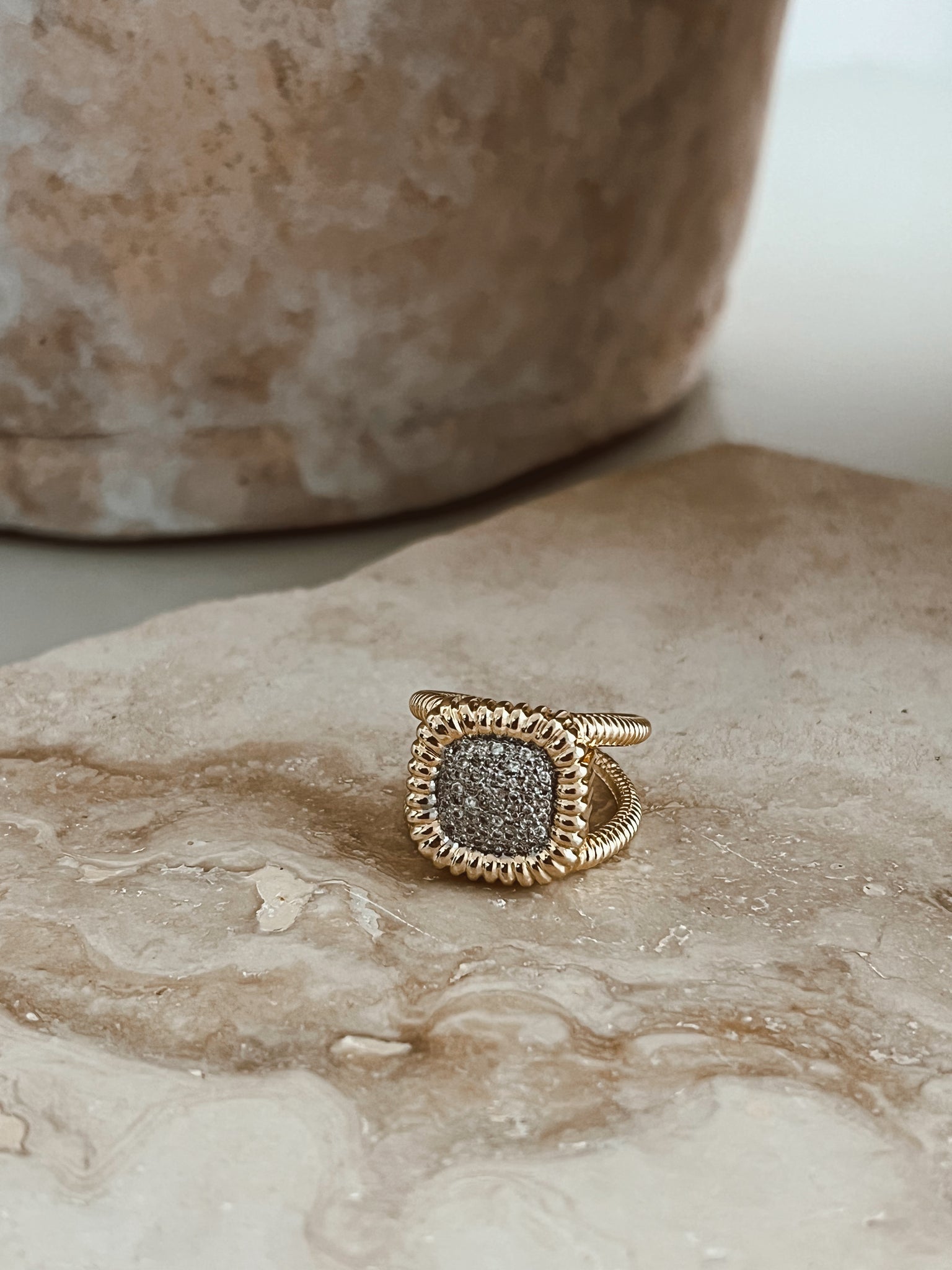 SQUARE LUX RING