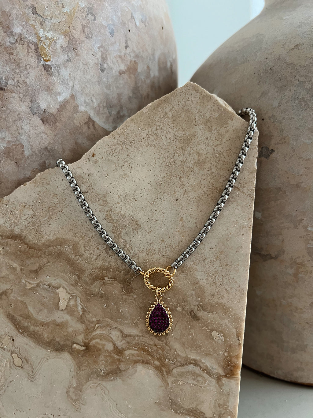 DAVID TEARDROP CHOKER 16”