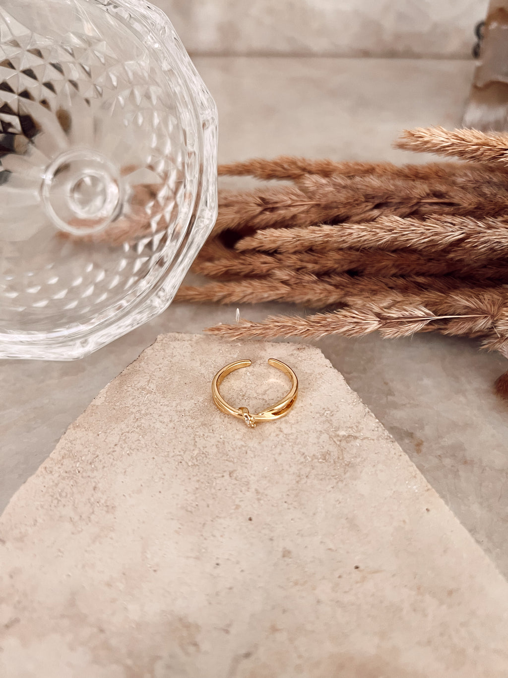 KNOT DAINTY RING