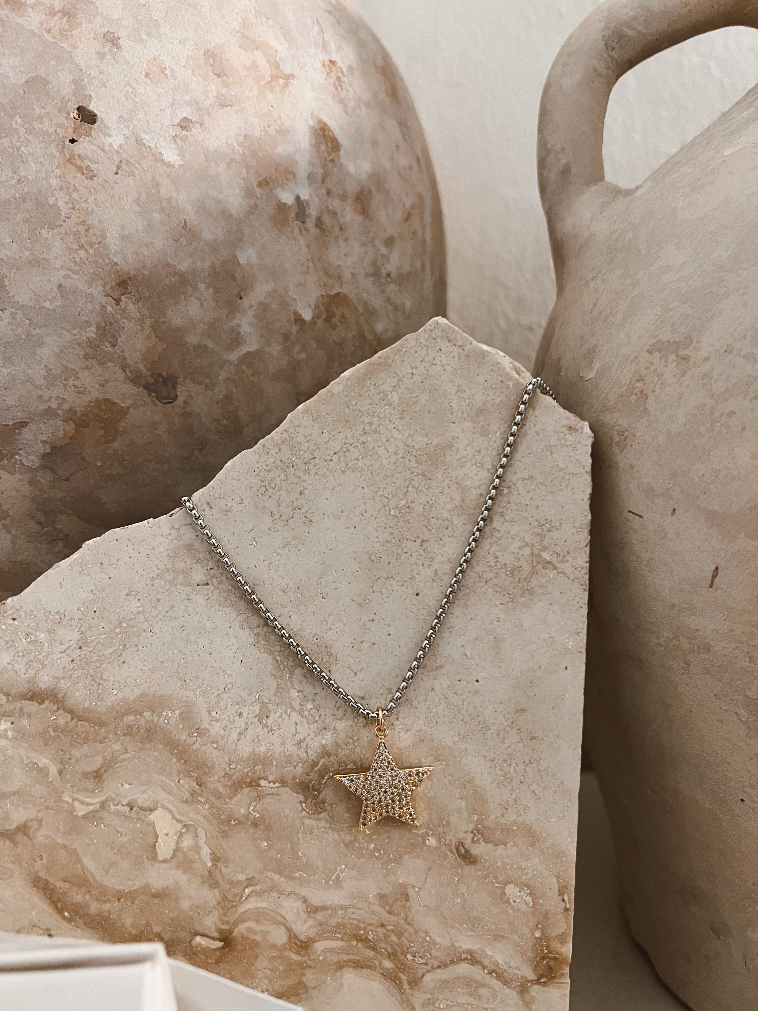SHINY STAR NECKLACE – SPARK JEWELRY