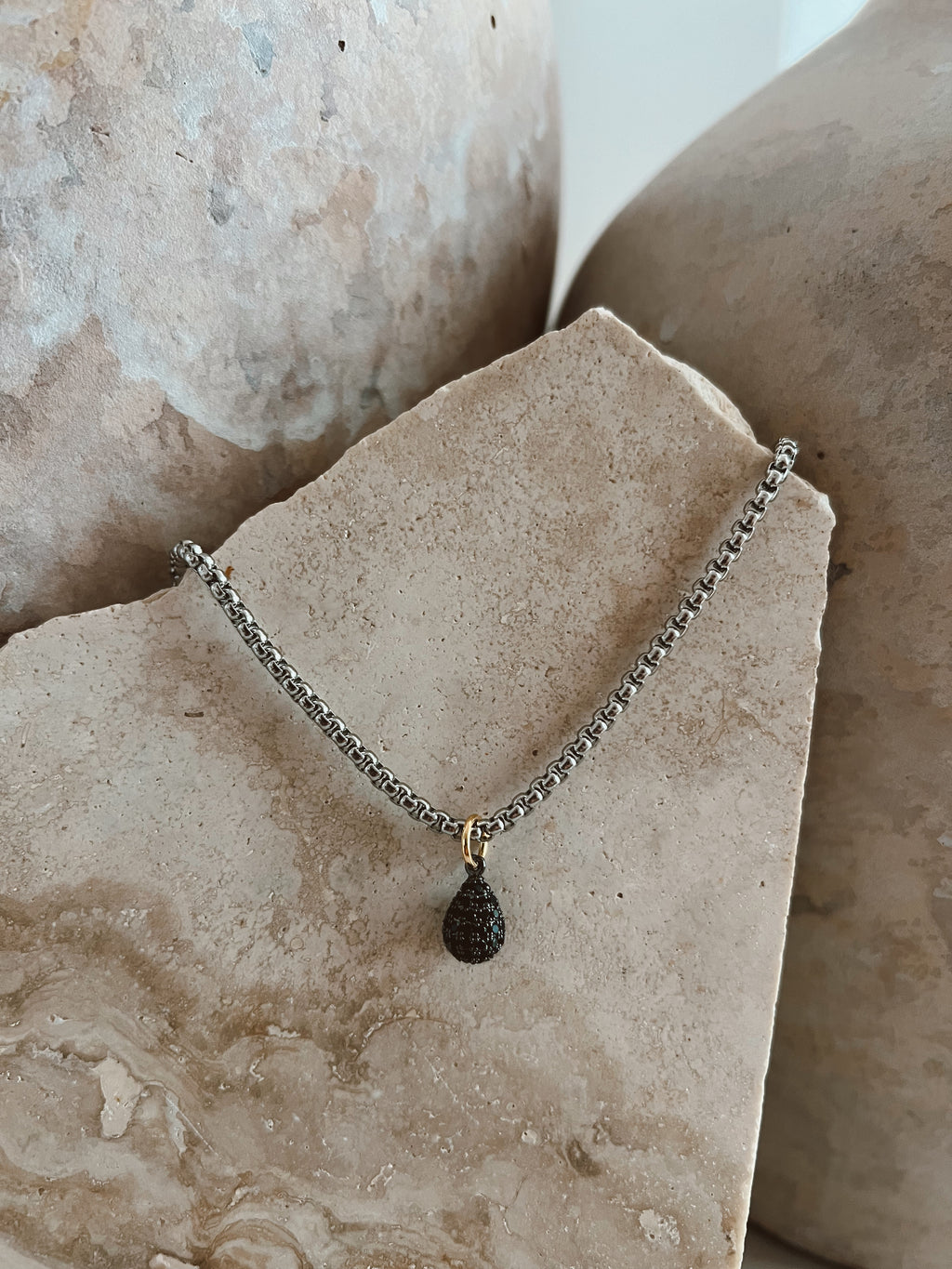 BLACK DROP NECKLACE