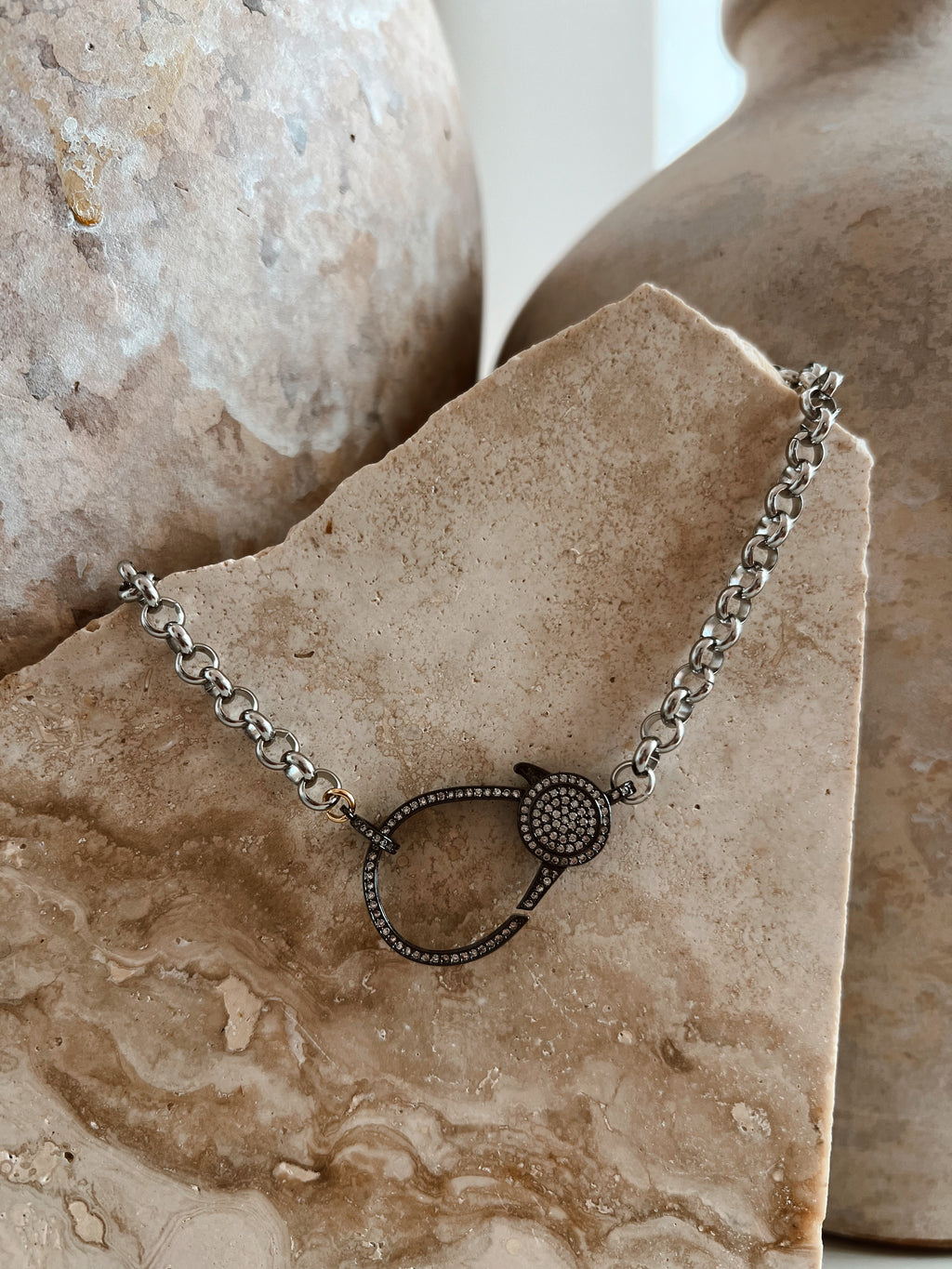 MAYA CHOKER